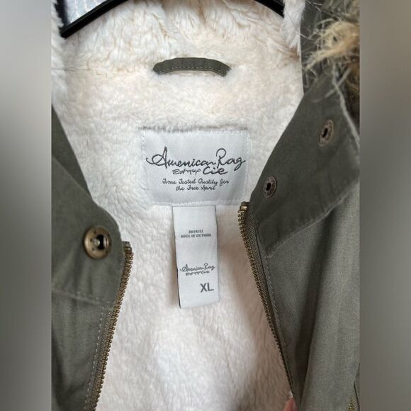 American Rag Junior's Hooded Green Jacket size XL - Picture 2 of 3